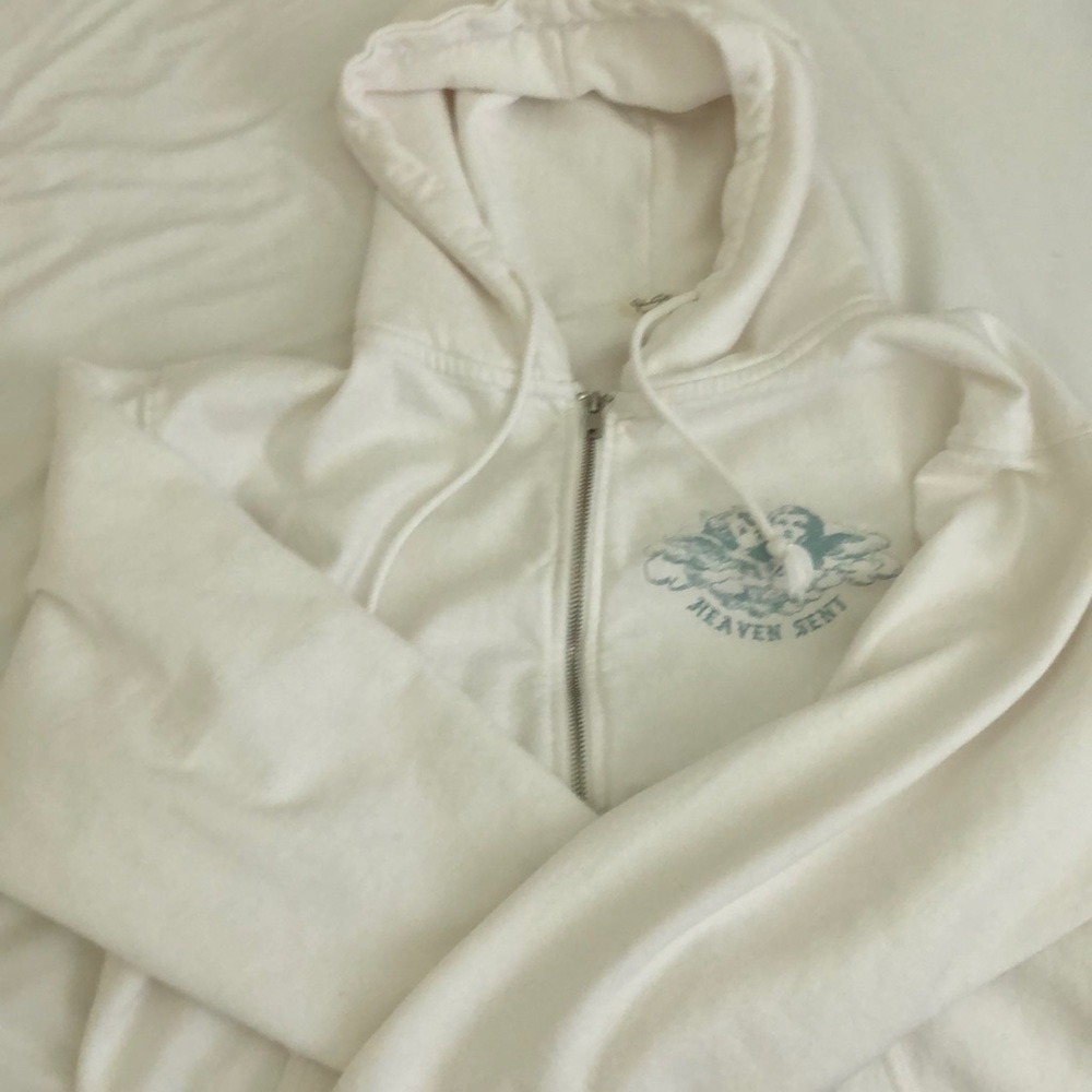 brandy melville heaven sent carla hoodie
